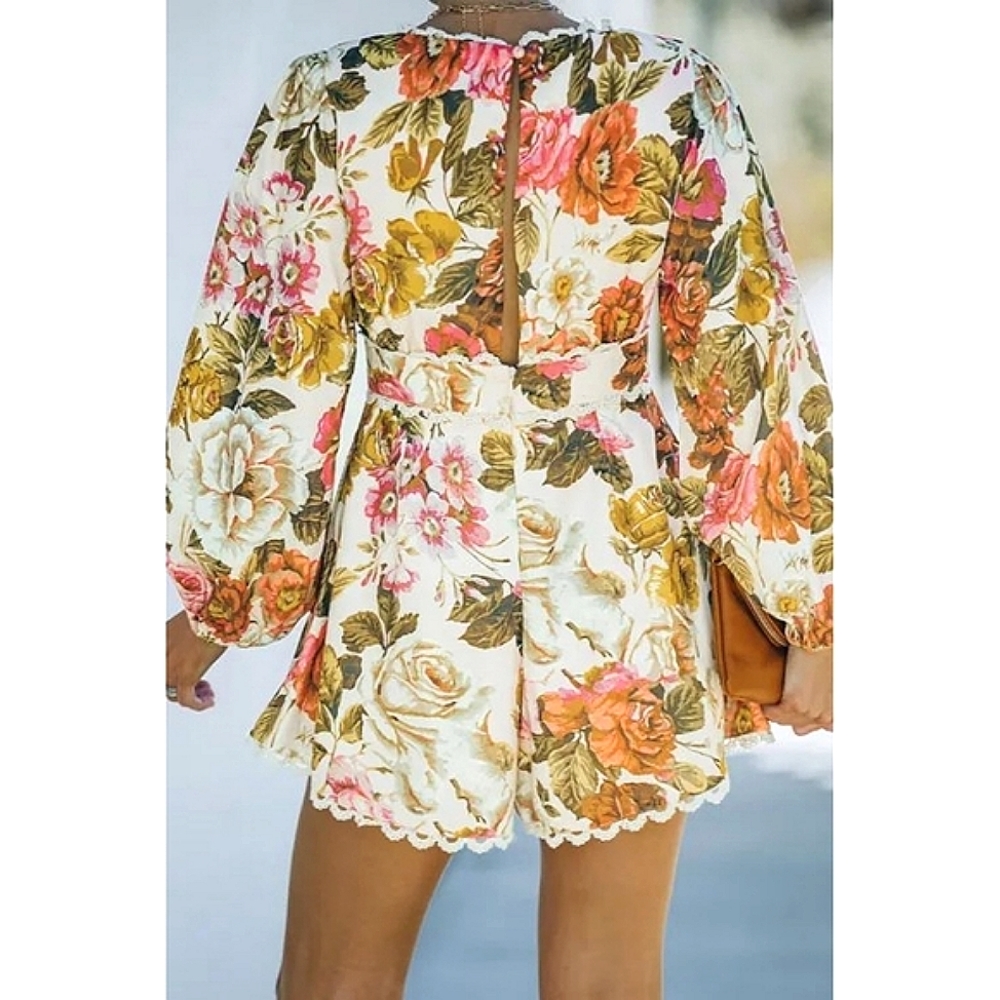 LAST ONE! Floral V-Neck With Lace Trim Romper NWT - Picture 7 of 7